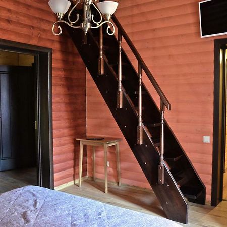 Knyazhyi Dvir Apartment Strigalnya Exterior photo
