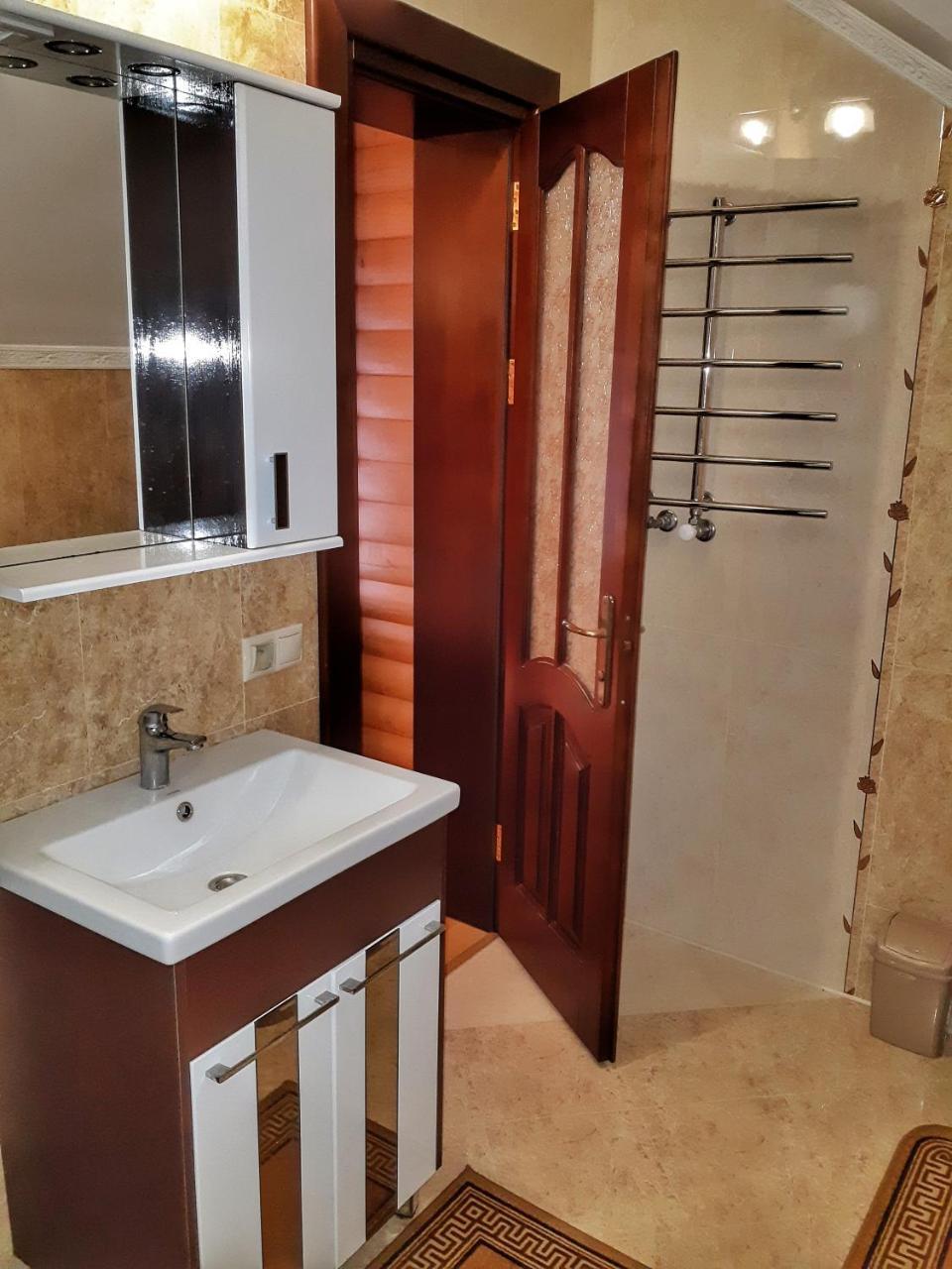 Knyazhyi Dvir Apartment Strigalnya Exterior photo