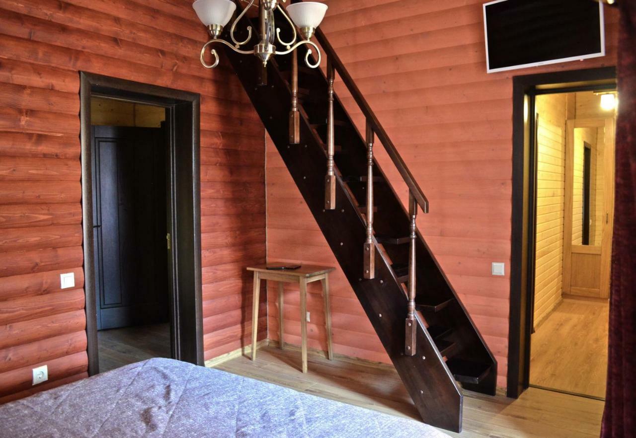 Knyazhyi Dvir Apartment Strigalnya Exterior photo