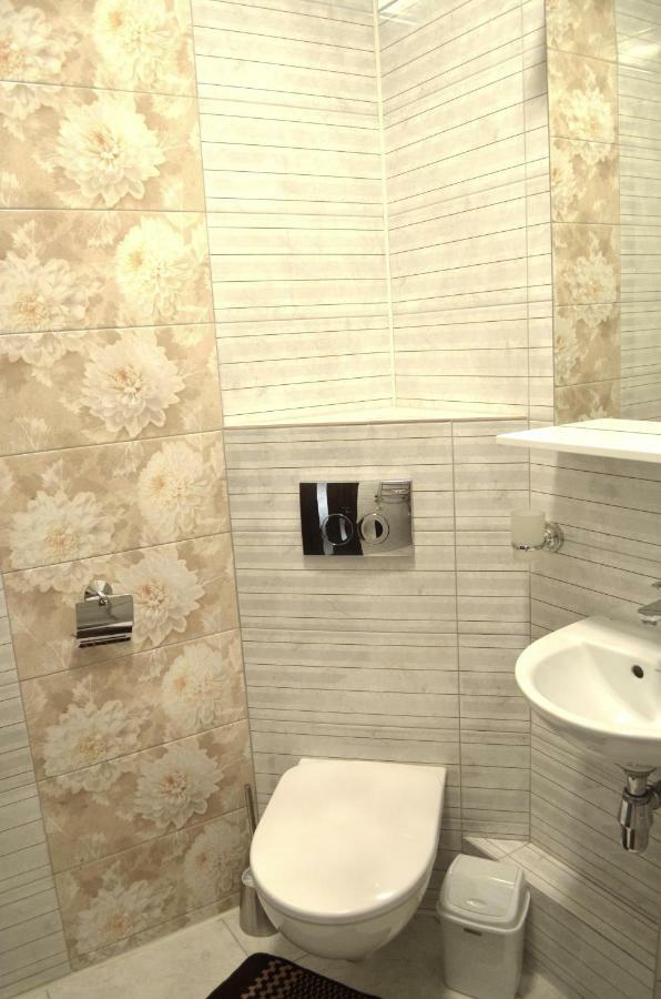 Knyazhyi Dvir Apartment Strigalnya Exterior photo