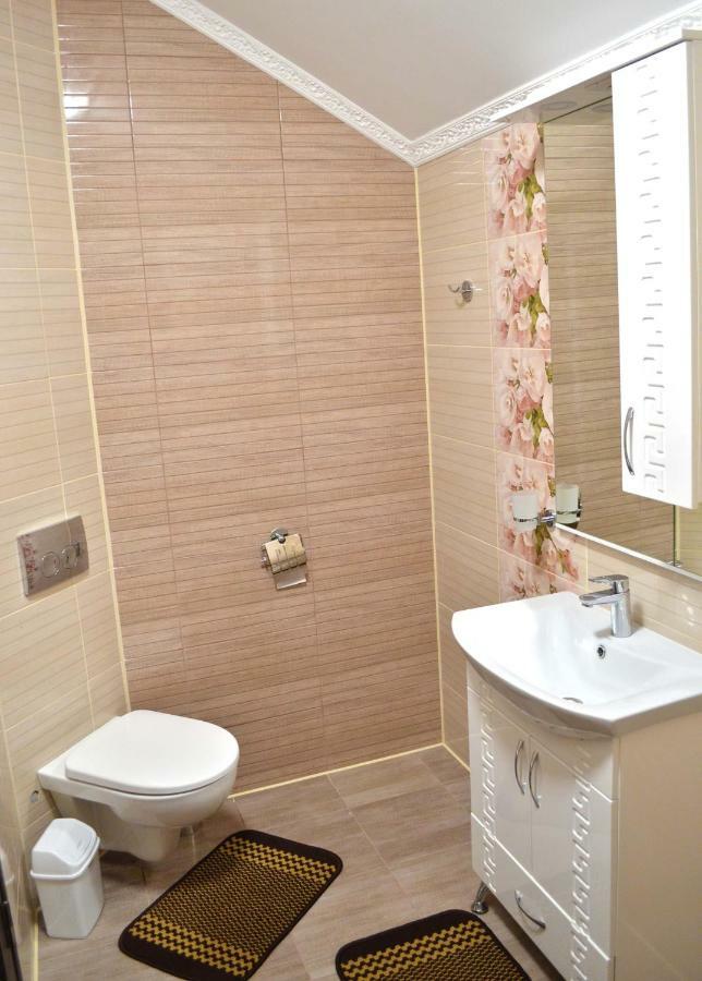 Knyazhyi Dvir Apartment Strigalnya Exterior photo