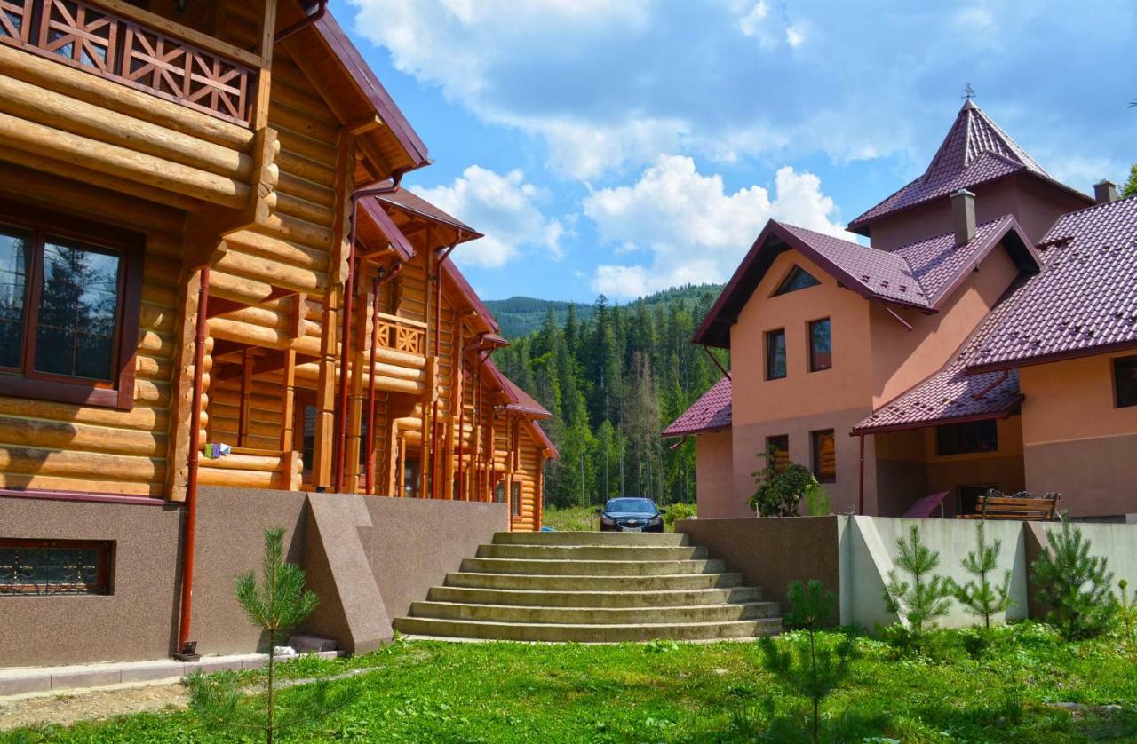 Knyazhyi Dvir Apartment Strigalnya Exterior photo