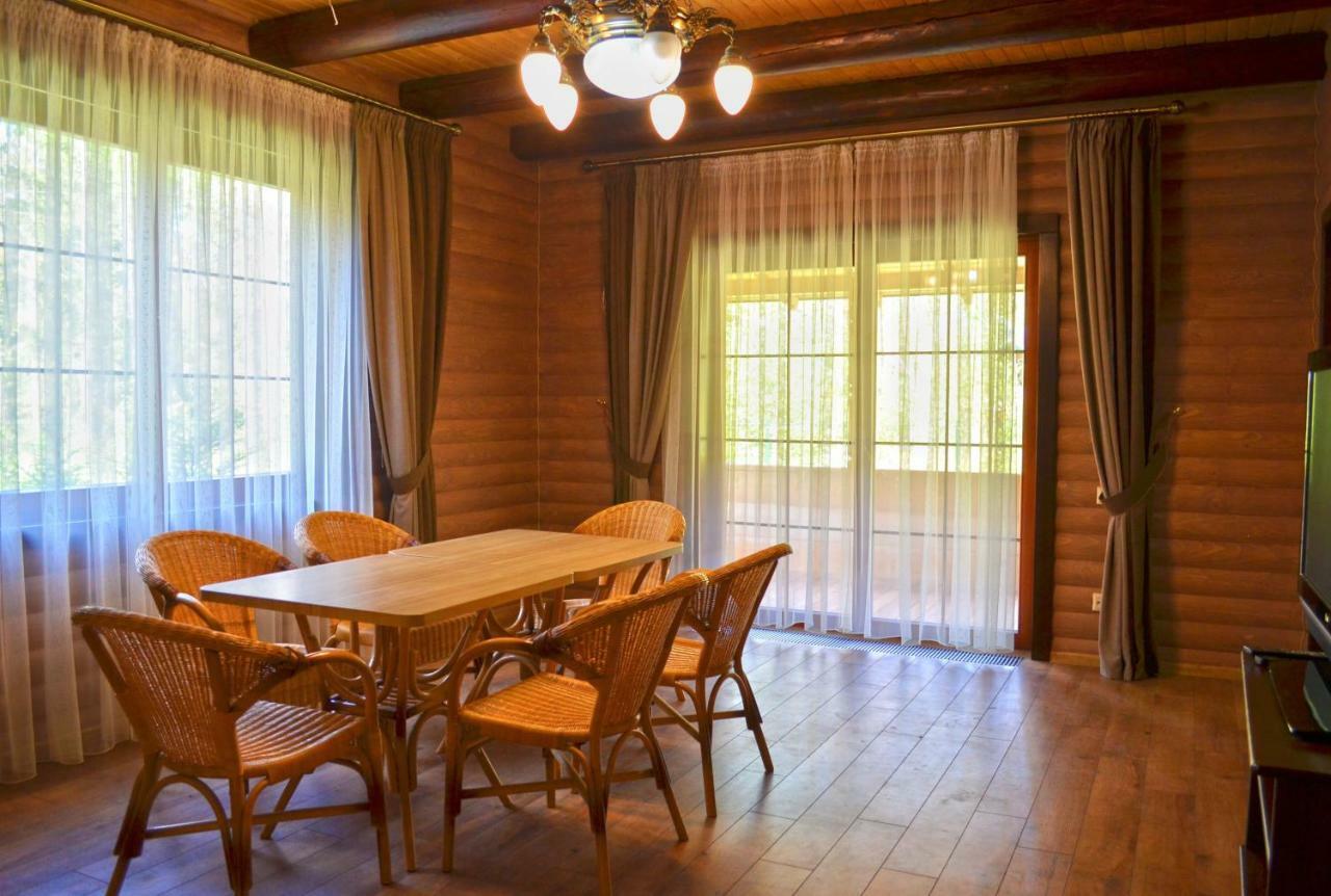 Knyazhyi Dvir Apartment Strigalnya Exterior photo