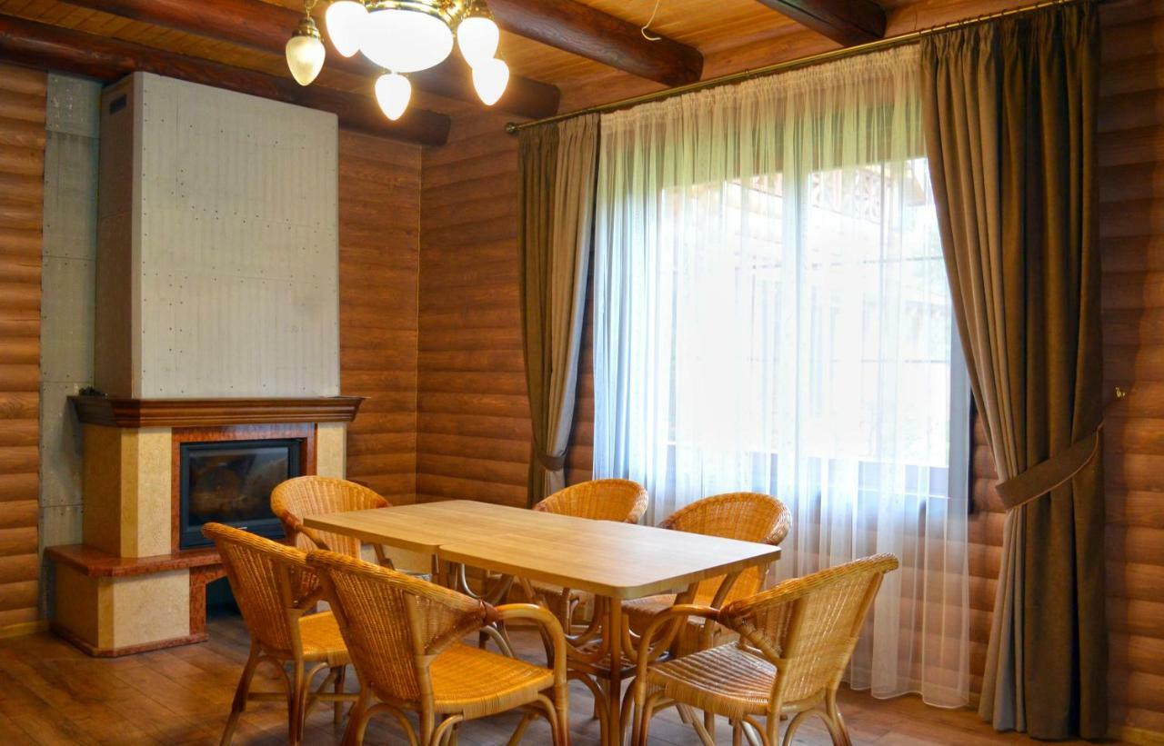 Knyazhyi Dvir Apartment Strigalnya Exterior photo
